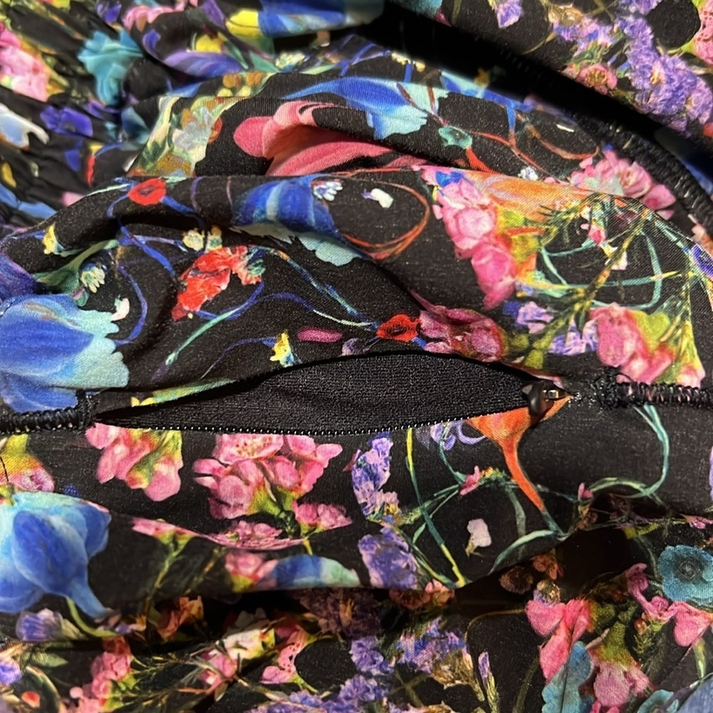 Lululemon Hotty Hot High Rise lined Flowerscope Black Multi size 0 - Picture 13 of 14